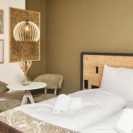 Homebound - Contactless Check-in 4*