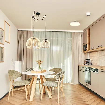 Homebound - Contactless Check-in 4*