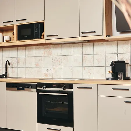 Homebound - Contactless Check-in 4*