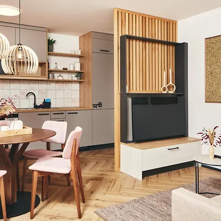 Homebound - Contactless Check-in 4*