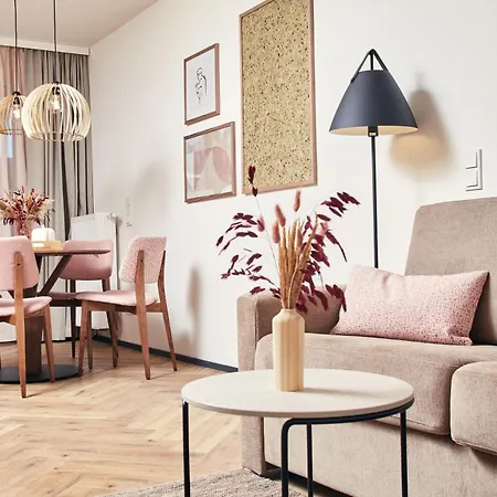 Homebound - Contactless Check-in 4*