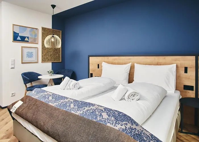 Homebound - Contactless Check-in 4*