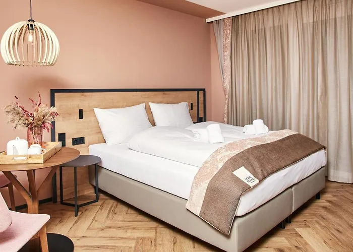 Homebound - Contactless Check-in 4*