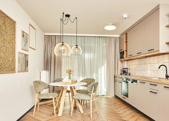 Homebound - Contactless Check-in 4*