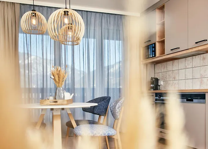 Homebound - Contactless Check-in