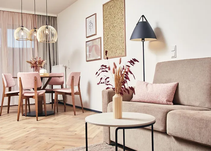 Homebound - Contactless Check-in 4*