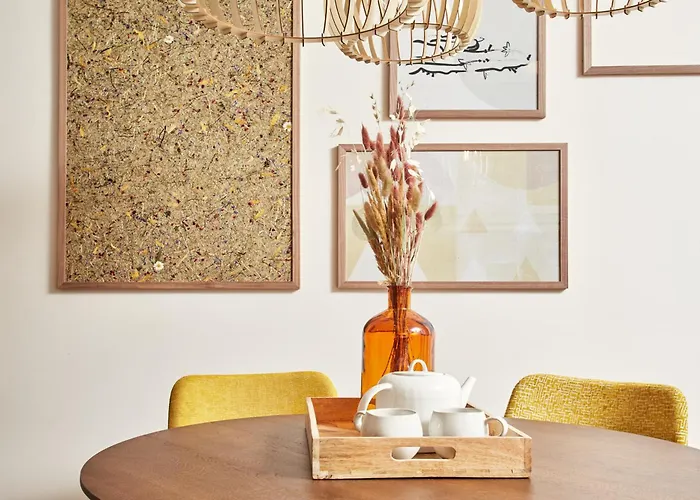 Homebound - Contactless Check-in 4*